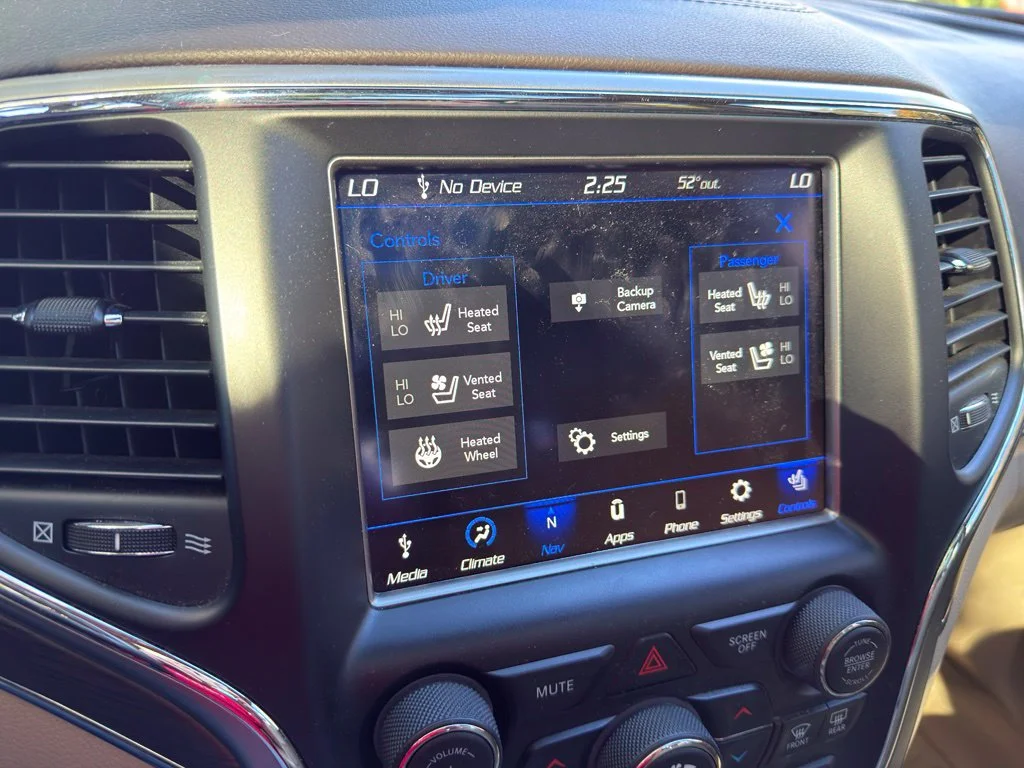 Used 2018 Brown Jeep Overland image 3
