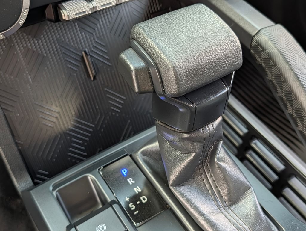 2025 Toyota Tacoma SR5 - Photo 25
