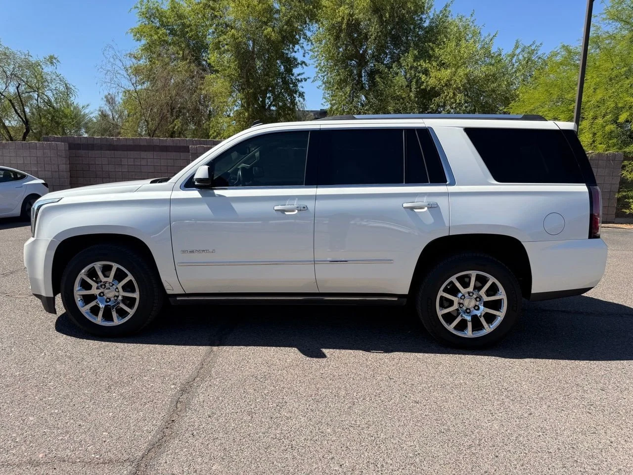 Used 2015 White Diamond Tricoat GMC Denali image 7