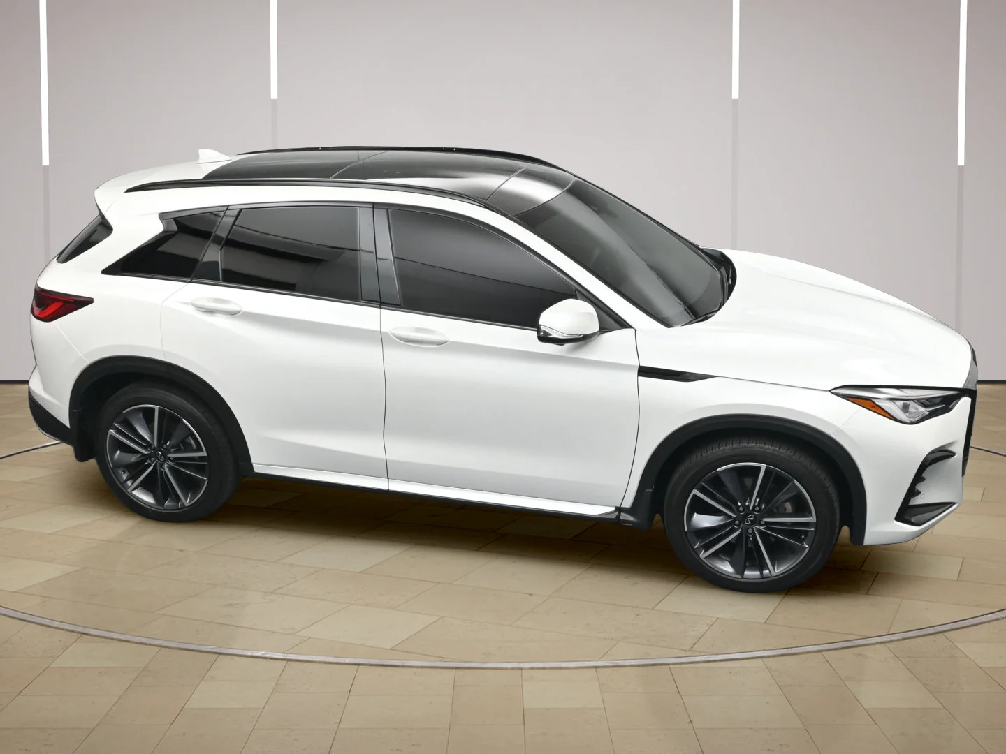 Used 2024 Radiant White INFINITI SPORT image 34