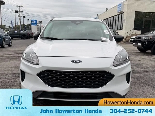 Used 2022 White Ford SE image 10