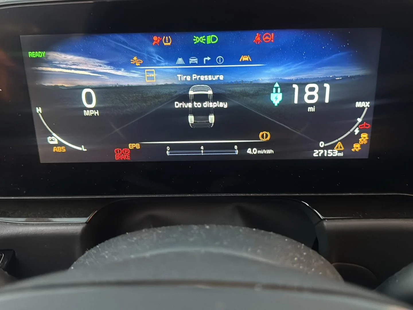 Used 2023 Runway Red Kia Wind image 10