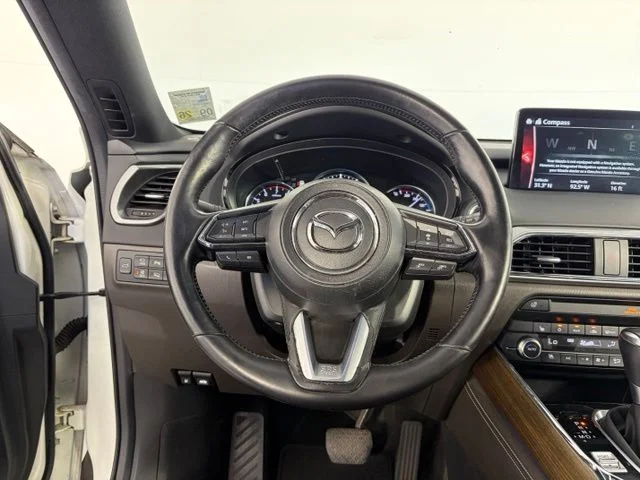 Used 2020 Snowflake White Pearl Mazda Signature image 23