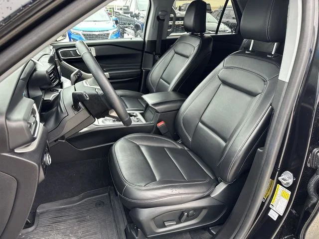 Used 2023 Black Metallic Ford XLT image 13
