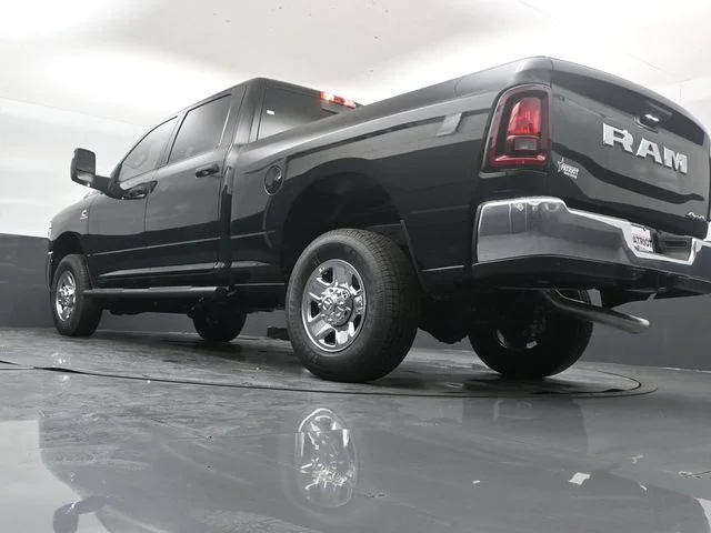 New 2026 Diamond Black Crystal Pearl-Coat Exterior Paint RAM Tradesman image 42