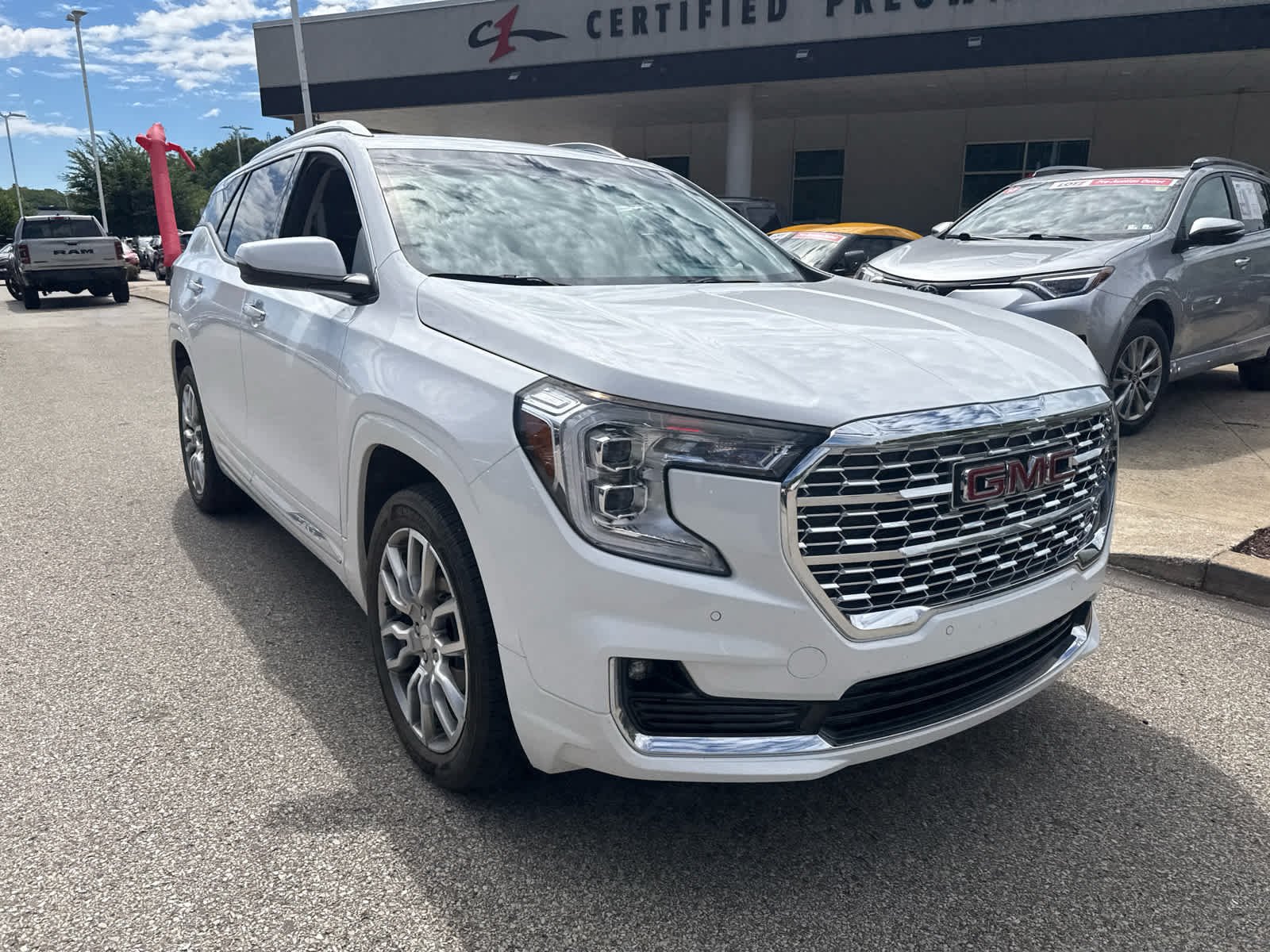 2023 GMC Terrain Denali AWD's photo