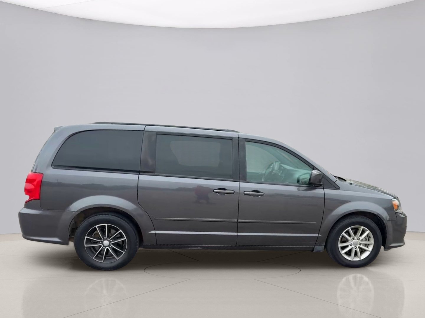 Used 2017 Gray Dodge SE image 6