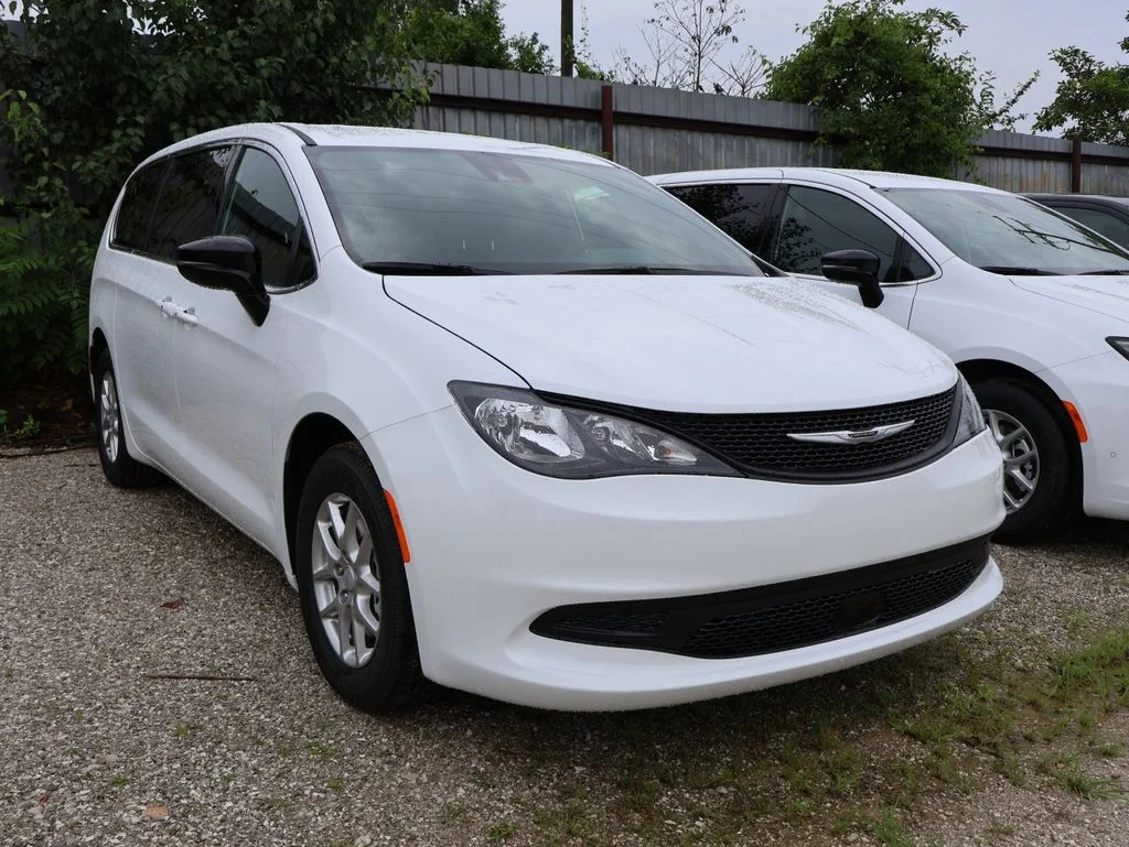 New 2027 Bright White Clear-Coat Exterior Paint Chrysler LX image 21