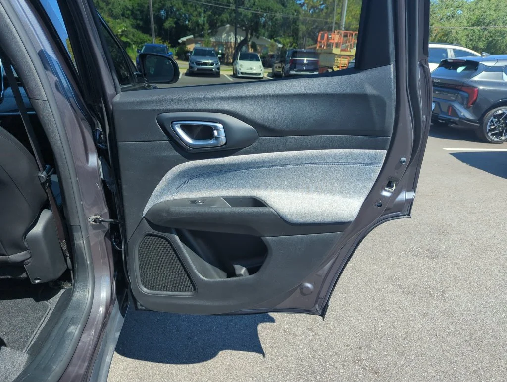 Used 2024 Gray Jeep Latitude image 30