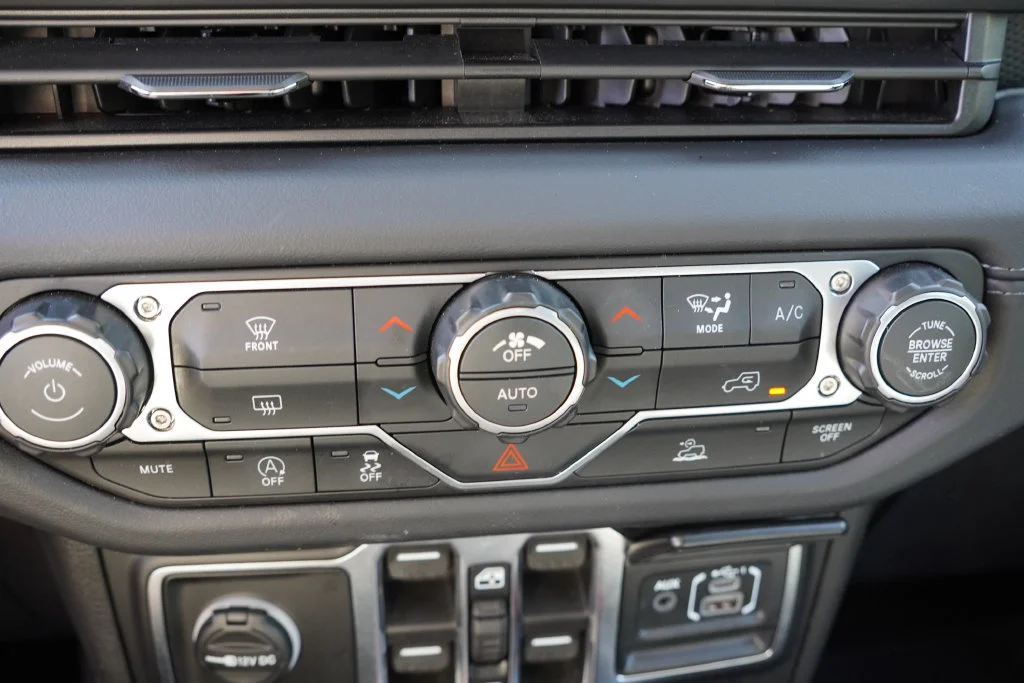 Certified Used 2026 Black Clearcoat Jeep Mojave image 25
