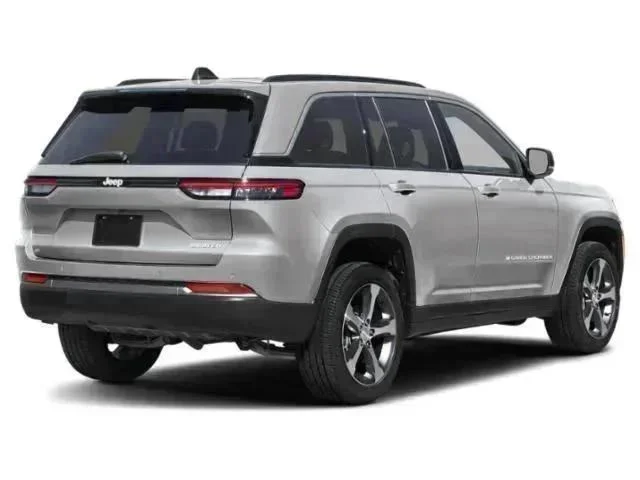 New 2026 Silver Zynith Exterior Paint Jeep Limited image 3