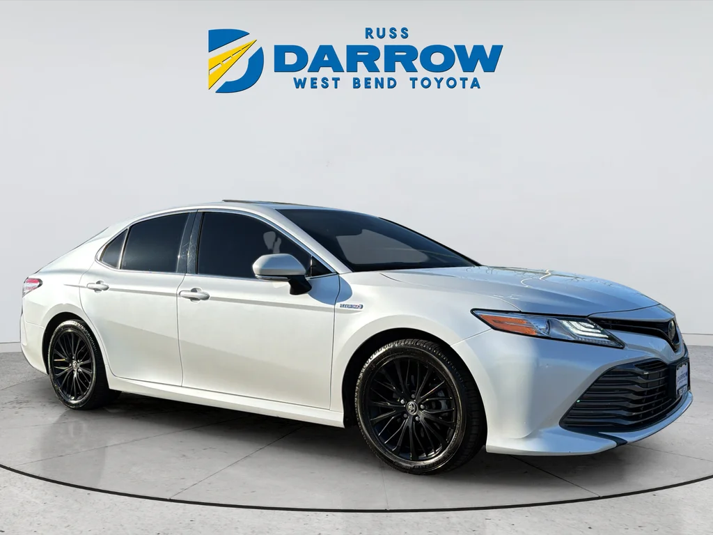 Used 2020 Beige Toyota XLE image 7