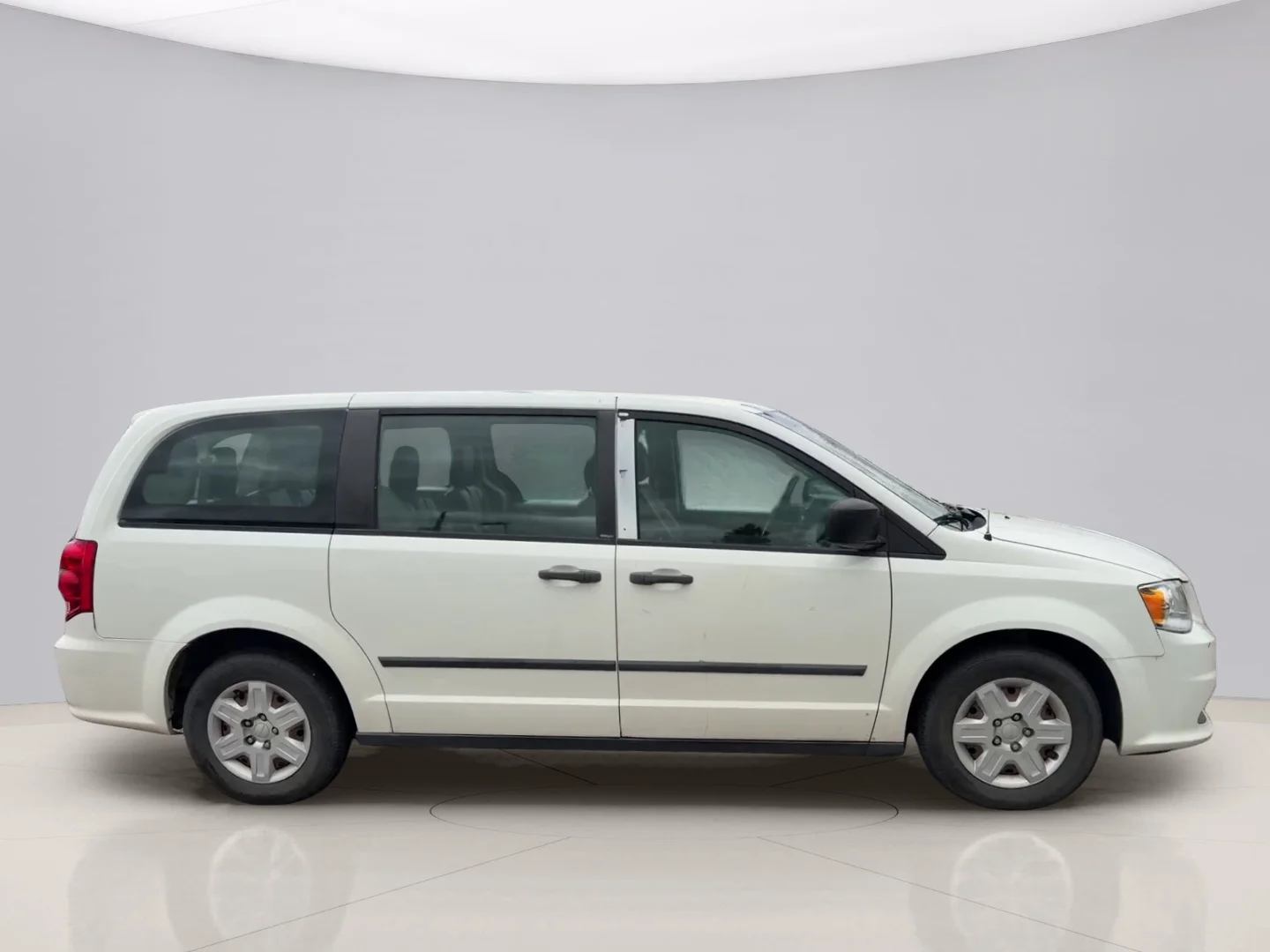 Used 2013 White Dodge SE image 6