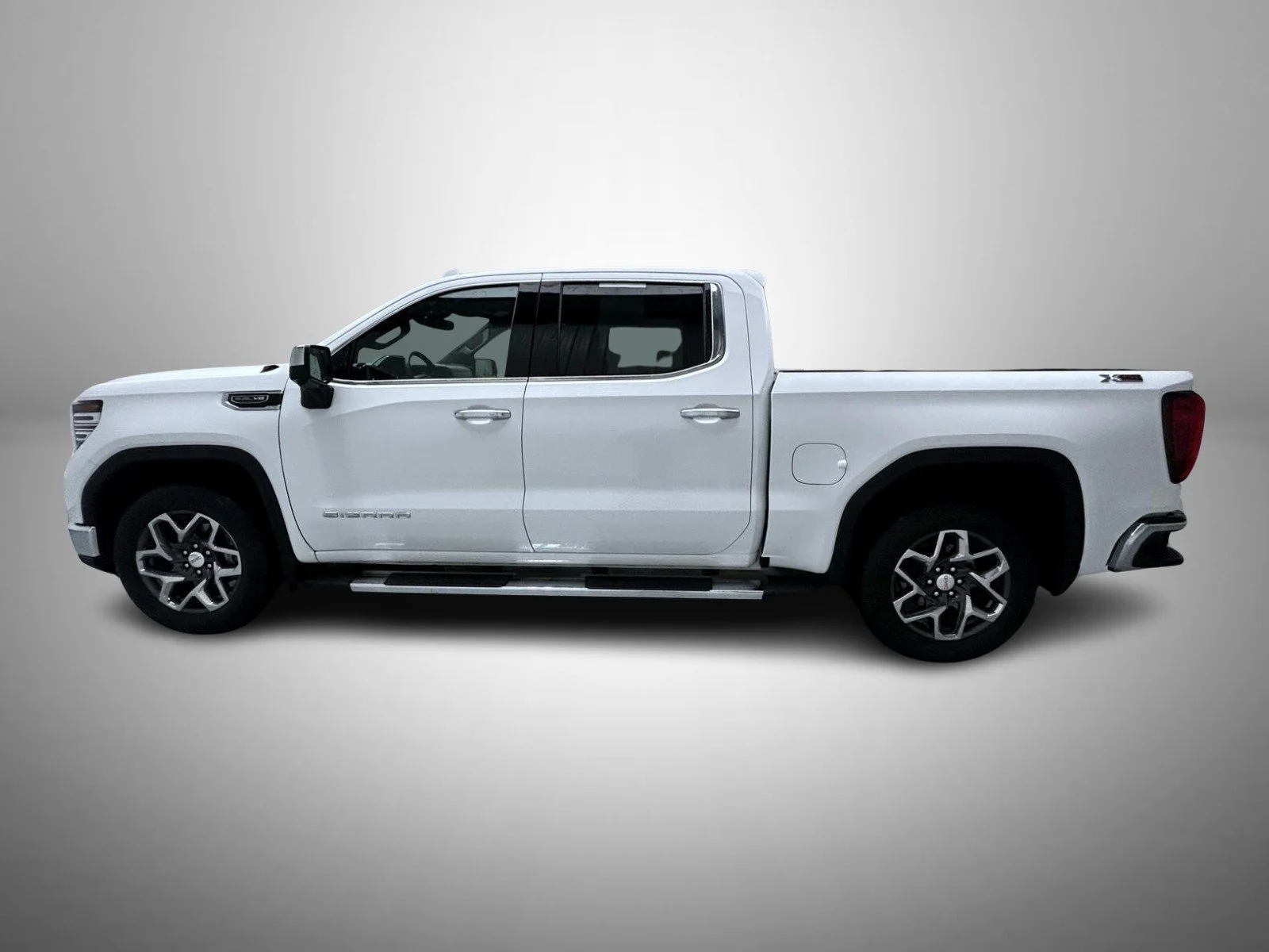 Used 2025 White GMC SLT image 8