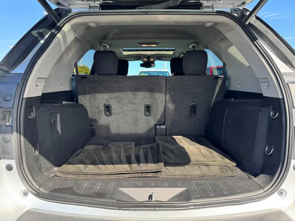 Used 2017 Silver Chevrolet LT image 6