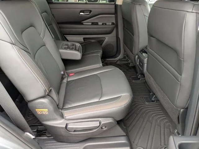 Used 2025 Gray Nissan SL image 21