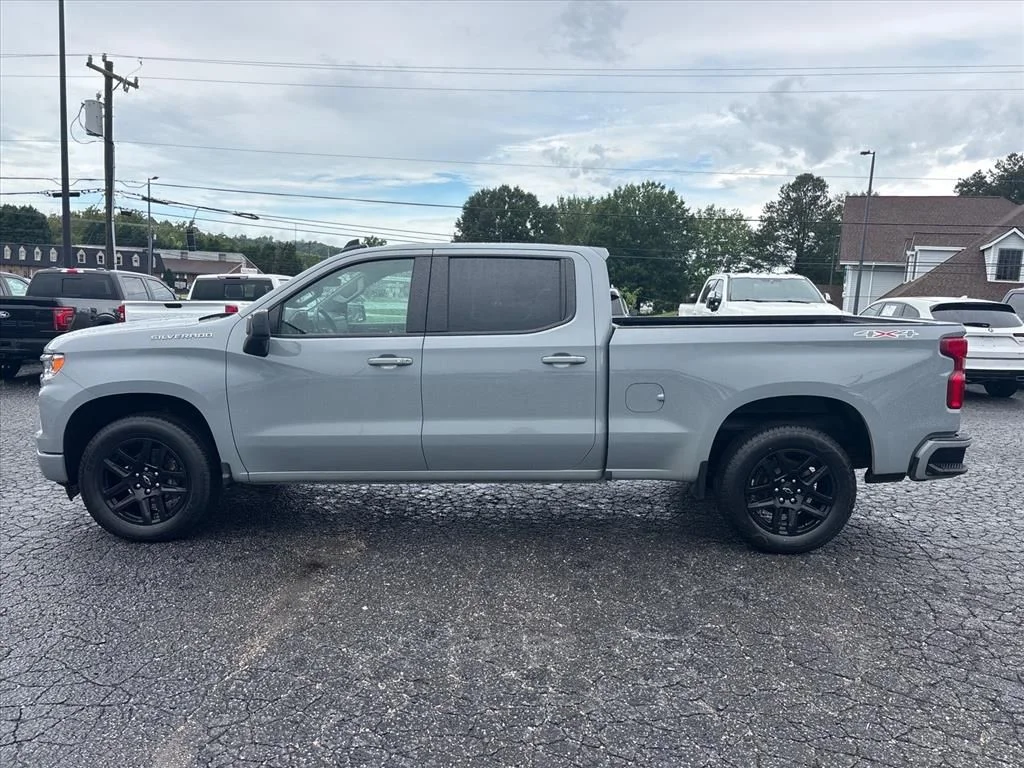 Used 2025 Gray Chevrolet RST image 4