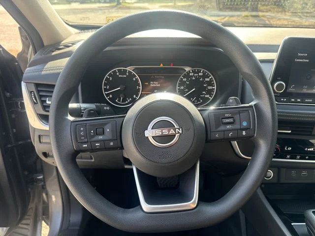 Used 2023 Gray Nissan SV image 14