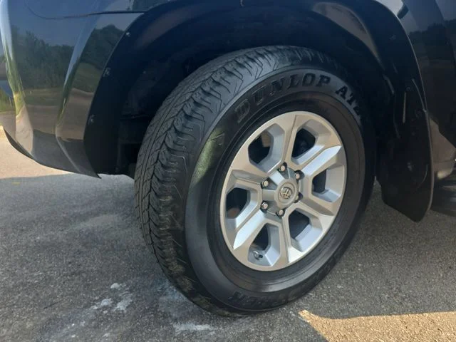 Used 2020 Black Toyota SR5 image 31