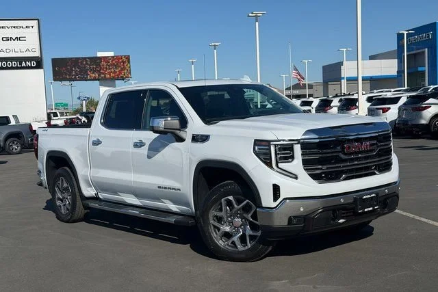 New 2026 Glacier White Tricoat GMC SLT image 2
