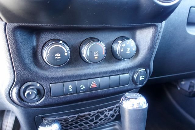 Used 2017 Silver Jeep Unlimited Sport image 19