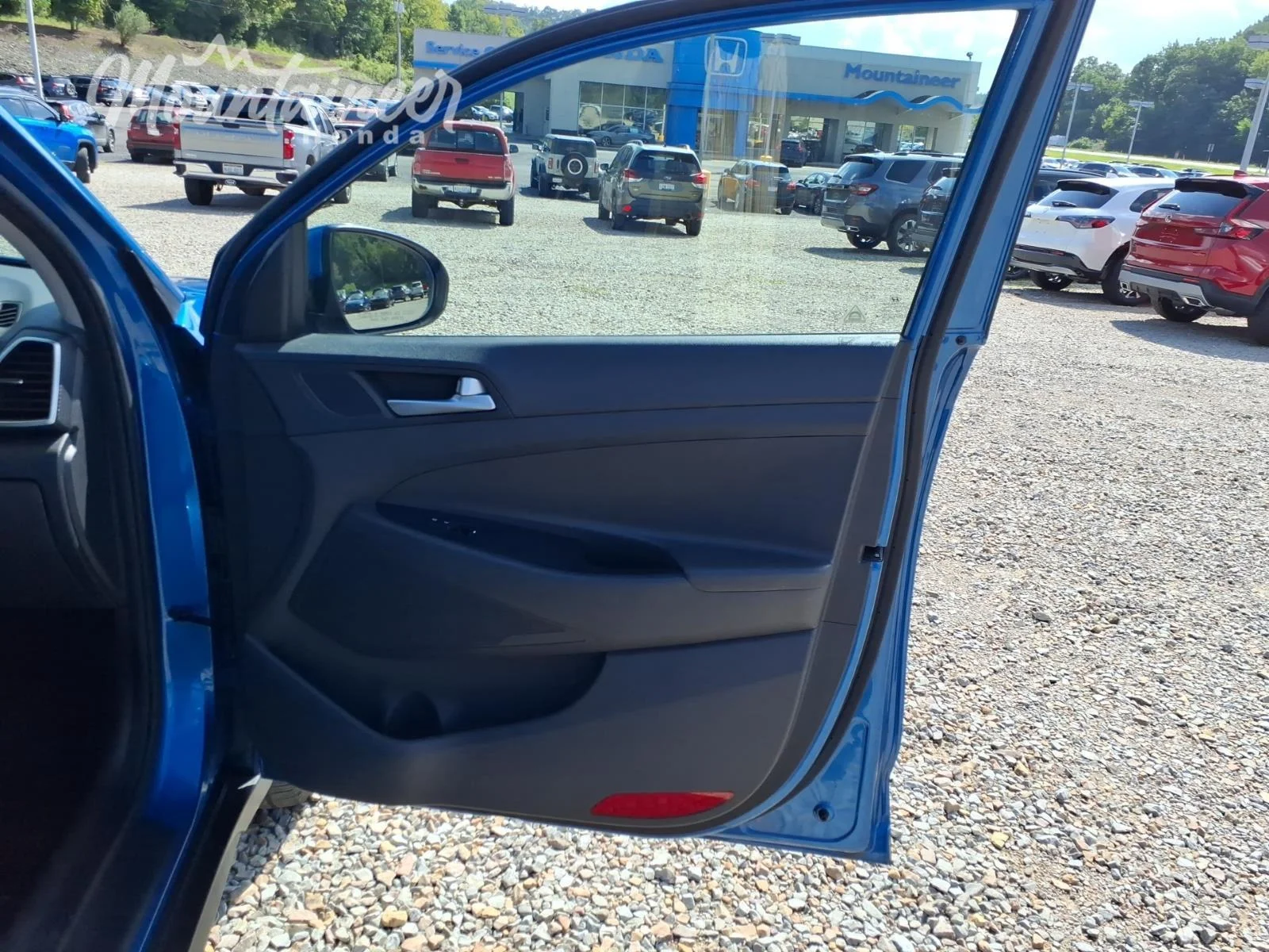 Used 2019 Aqua Blue Hyundai Value image 17