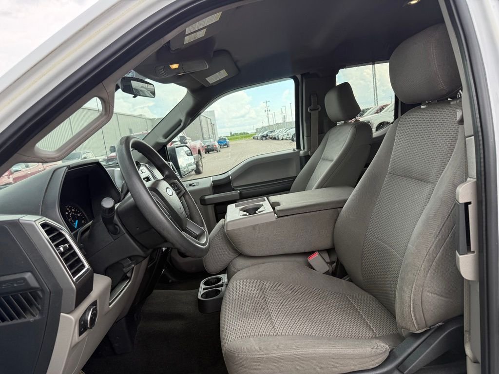 Used 2015 White Ford XLT image 5