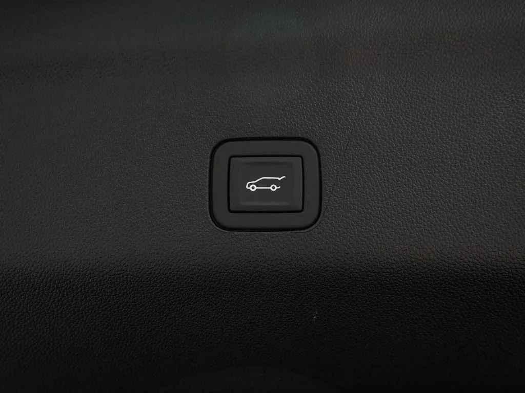 2026 GMC Yukon XL Elevation - Photo 10