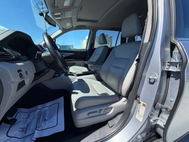 Used 2016 Gray Honda EX-L image 10