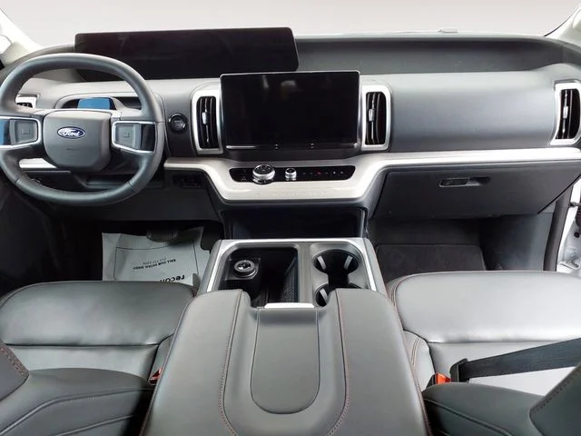 2025 Ford Expedition Active - Photo 10