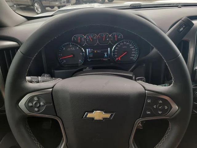 Used 2018 White Chevrolet LT image 28