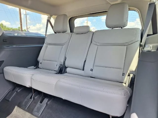 New 2027 Star White Metallic Tri-Coat Ford MAX Active image 38
