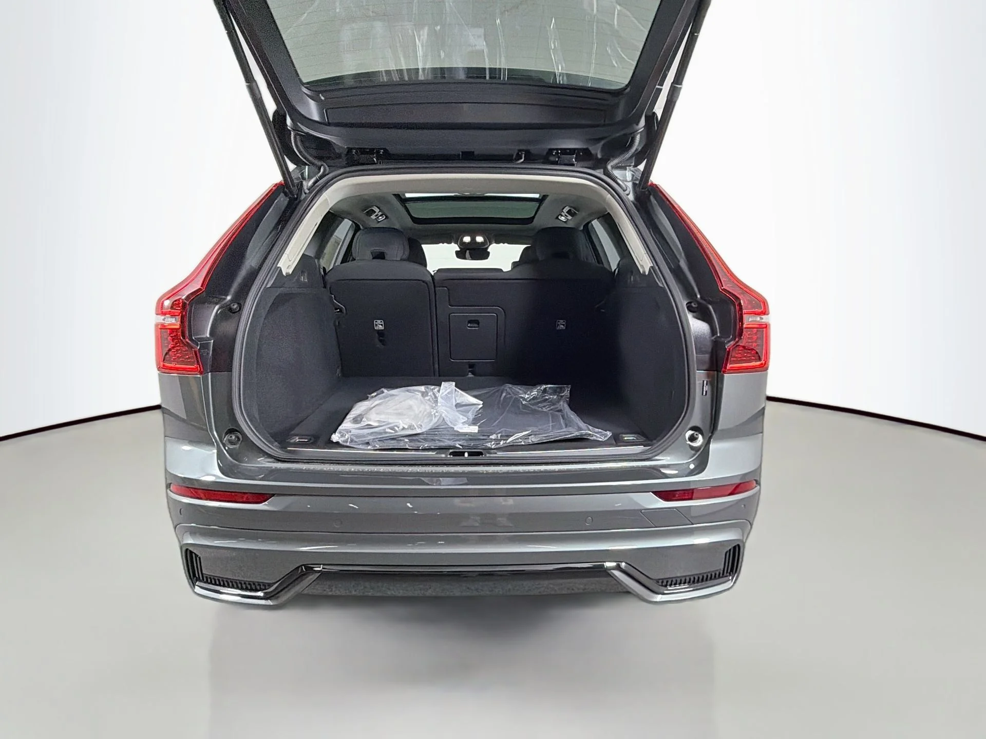 New 2026 Forest Lake Volvo Plus image 25