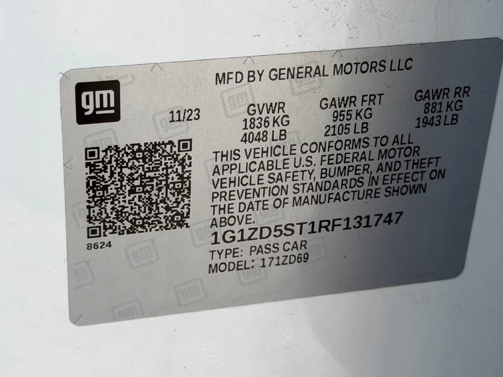 Used 2024 White Chevrolet LT image 19