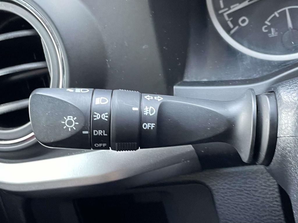 Used 2017  Toyota SR5 image 21