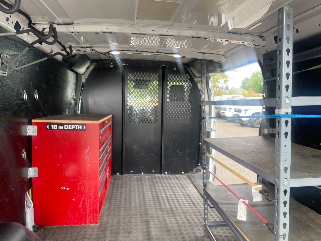 Used 2019 Oxford White Ford Base image 13