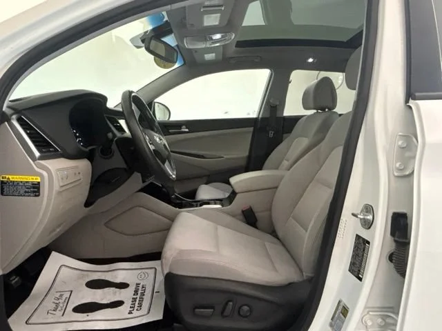 Used 2018 White Hyundai Value image 2