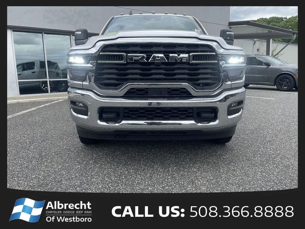 New 2026 Bright White Clear-Coat Exterior Paint RAM Tradesman image 9