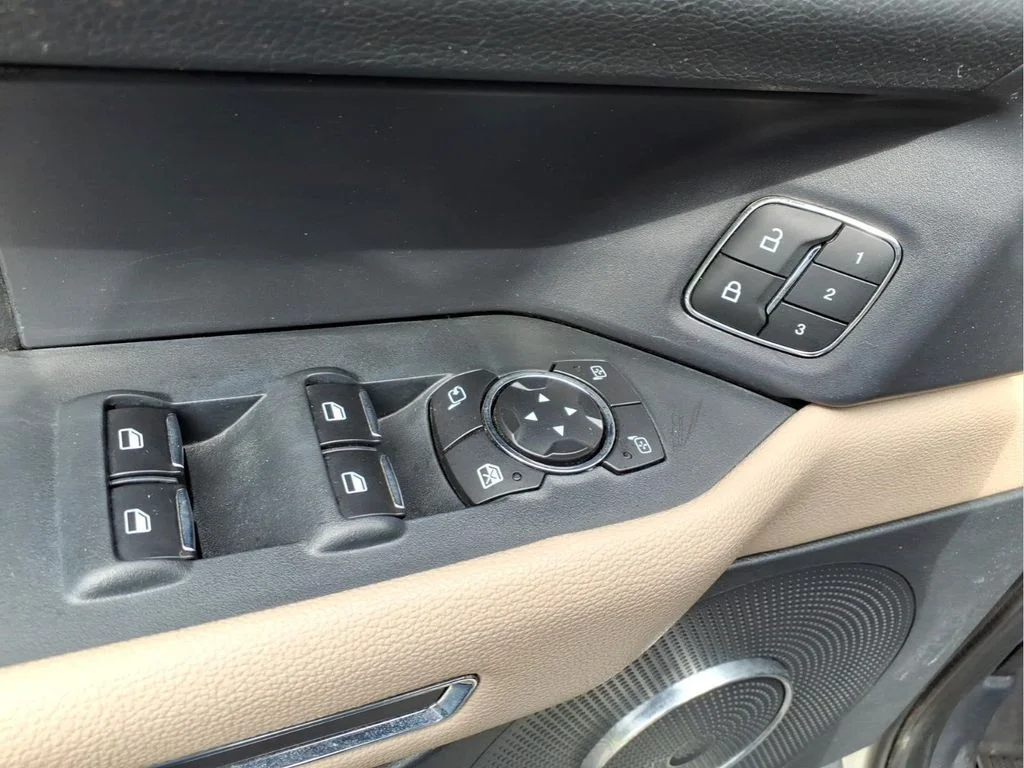 Used 2022 White Ford XLT image 21