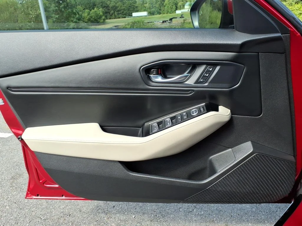 Used 2023 Radiant Red Metallic Honda Touring image 14