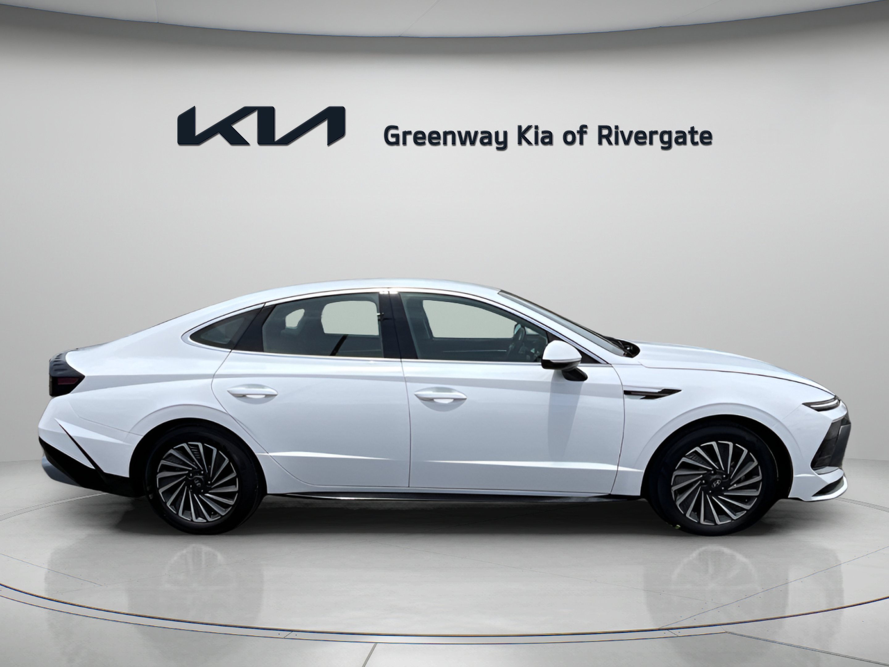 Used 2025 Serenity White Hyundai SEL image 8