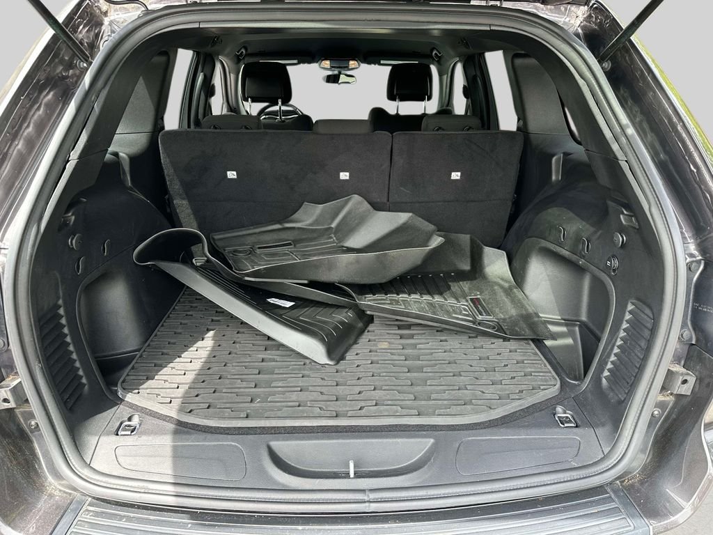 Used 2021 Gray Jeep Laredo E image 11