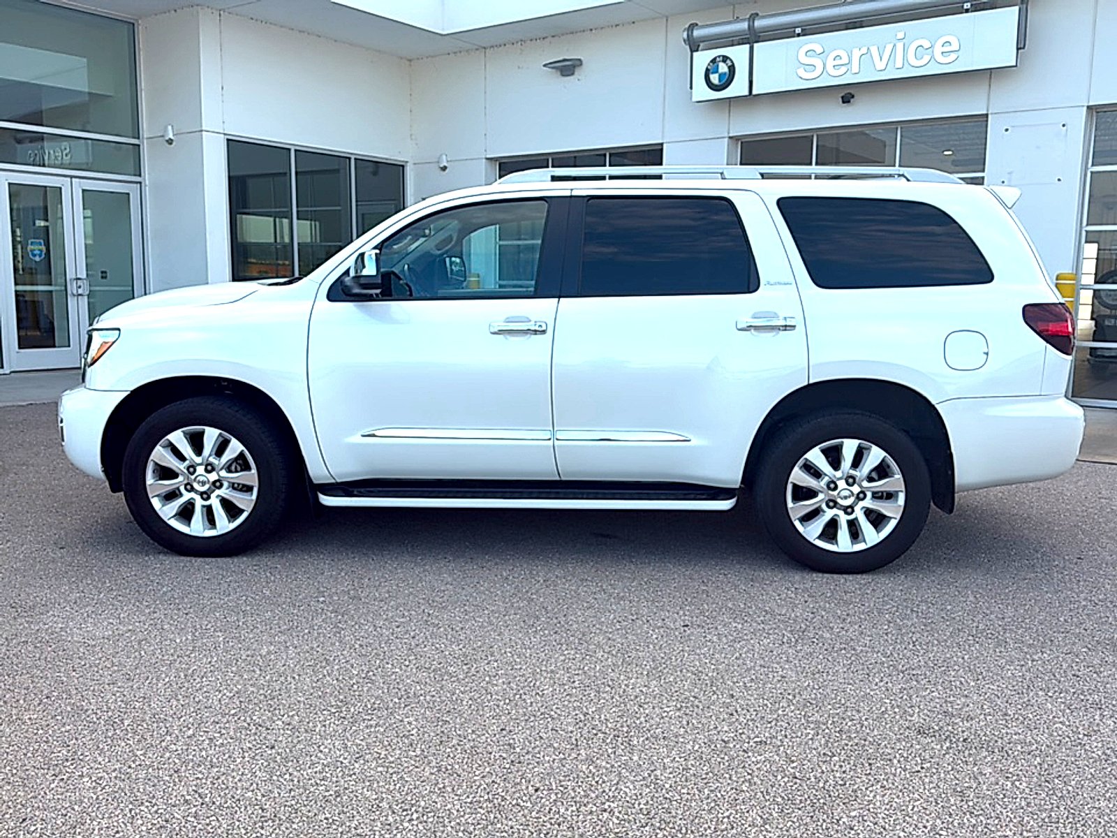 Used 2020 Blizzard Pearl Toyota Platinum image 4