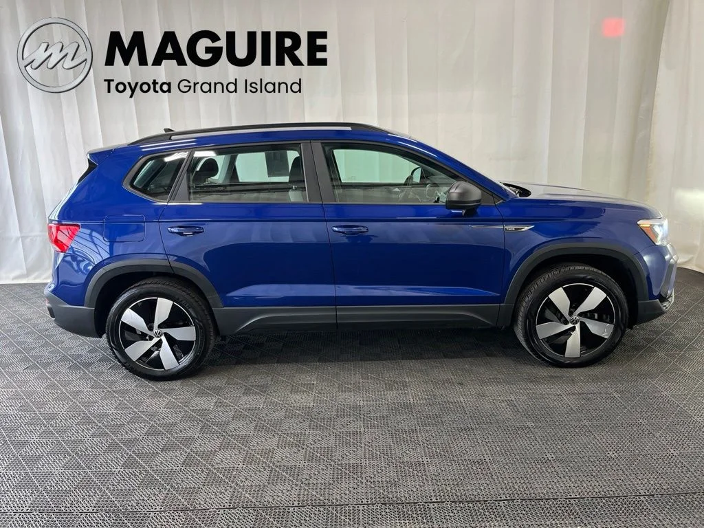 Used 2023 Blue Volkswagen 1.5T S image 2