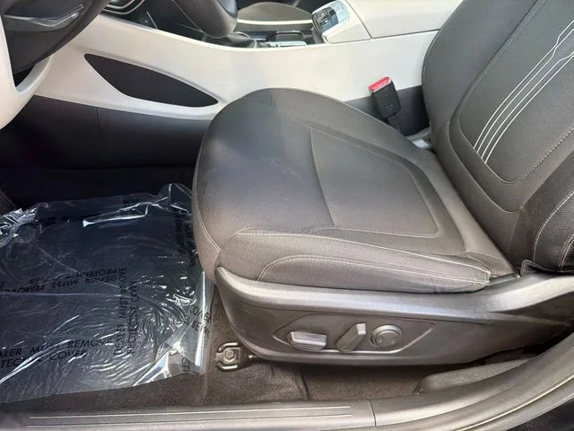 Used 2023 Black Hyundai SEL image 20