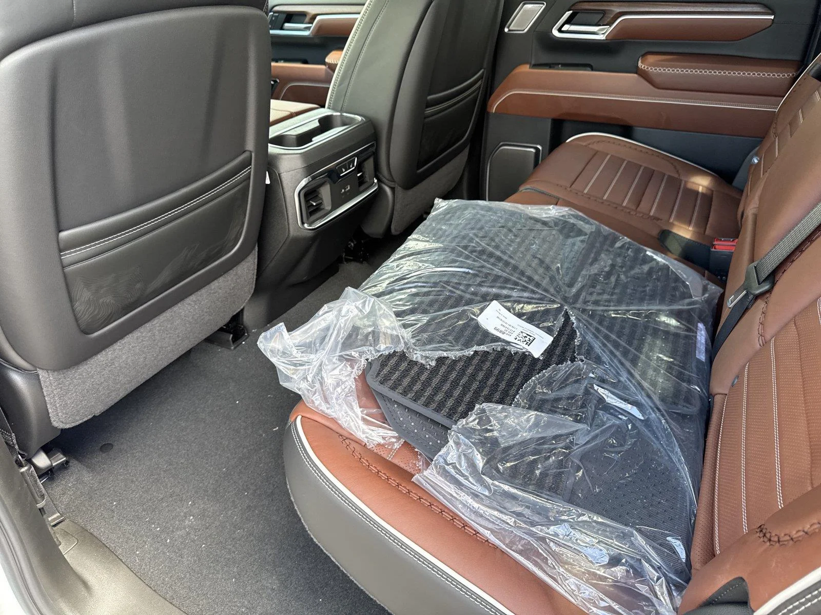 New 2026 Glacier White Tricoat GMC Denali Ultimate image 32