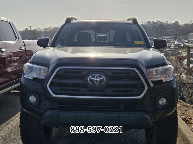Used 2019 Toyota Tacoma SR5 with VIN 3TMCZ5AN7KM238440 for sale in Little Rock