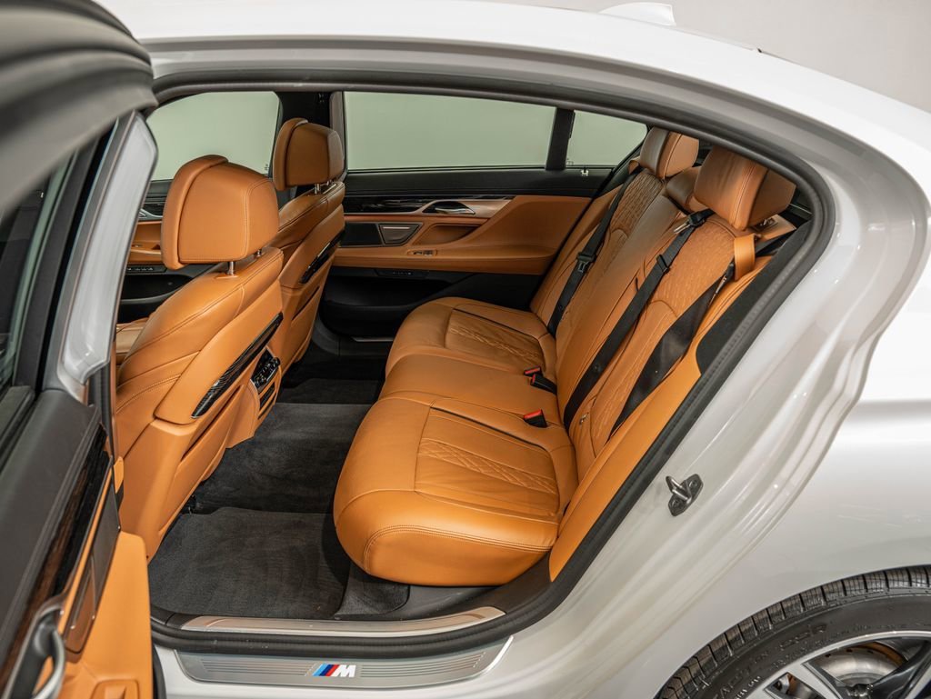 Used 2022 Mineral White Metallic BMW 750i xDrive image 32