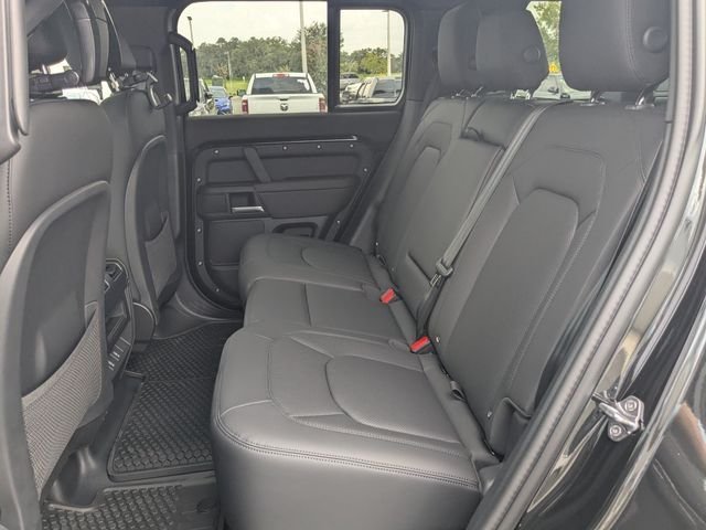 New 2026 Santorini Black Land Rover X-Dynamic SE image 13