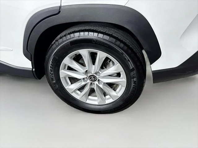 Certified Used 2024 WIND CHILL PEARL Toyota  image 26